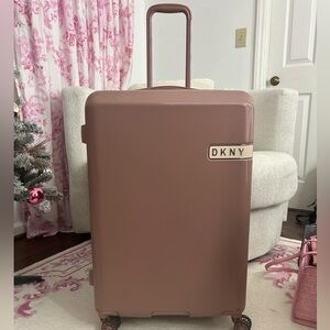 DKNY Primrose 28” suitcase